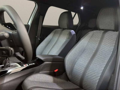 Peugeot 2008 PureTech 100 S&S Allure (9)