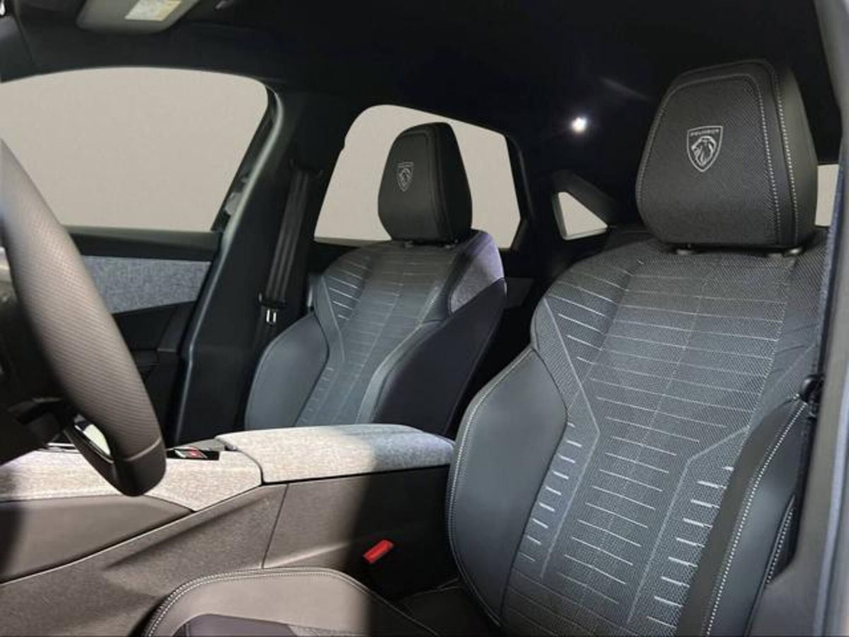 Peugeot 3008 1.2 hybrid GT 145cv e-dcs6 (10)