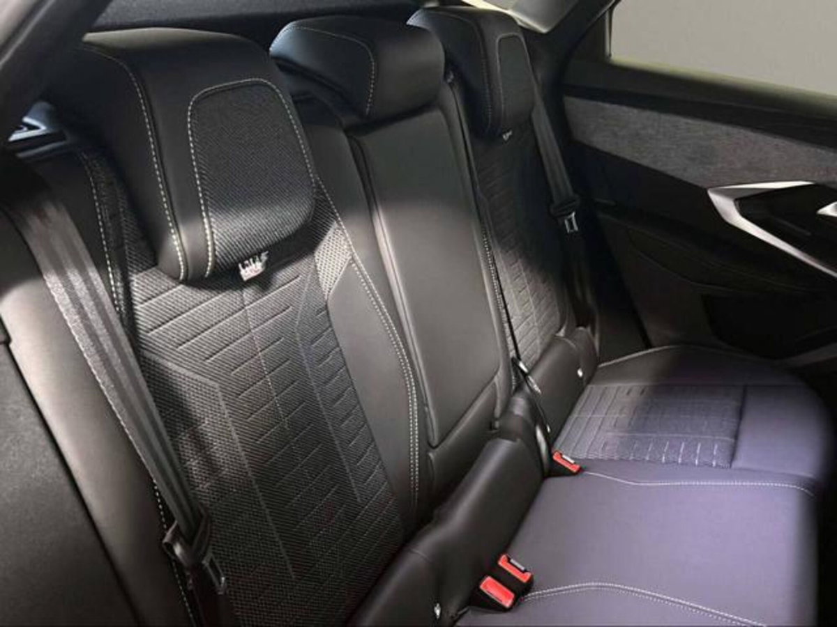 Peugeot 3008 1.2 hybrid GT 145cv e-dcs6 (14)