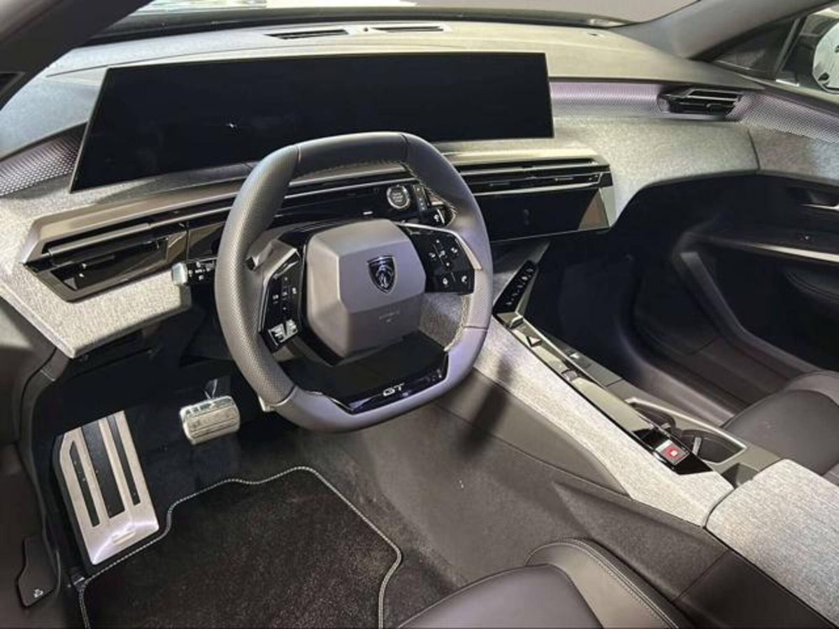 Peugeot 3008 1.2 hybrid GT 145cv e-dcs6 (20)