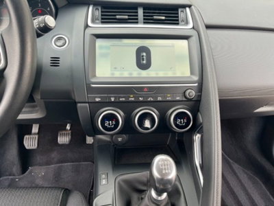 Jaguar E-Pace 2.0D 150 CV (12)