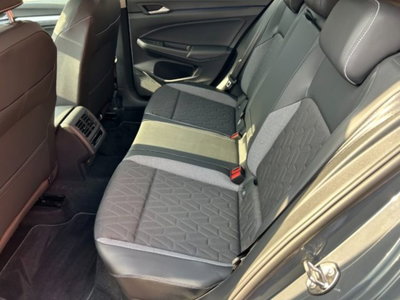 Volkswagen Golf 2.0 TDI 150 CV DSG SCR R-Line (6)