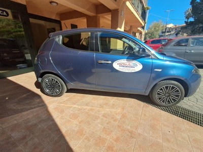 Lancia Ypsilon 1.0 FireFly 5 porte S&S Hybrid Ecochic Gold (13)