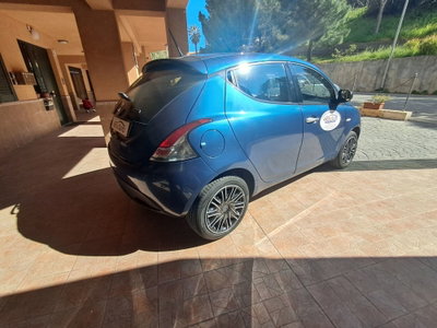 Lancia Ypsilon 1.0 FireFly 5 porte S&S Hybrid Ecochic Gold (6)