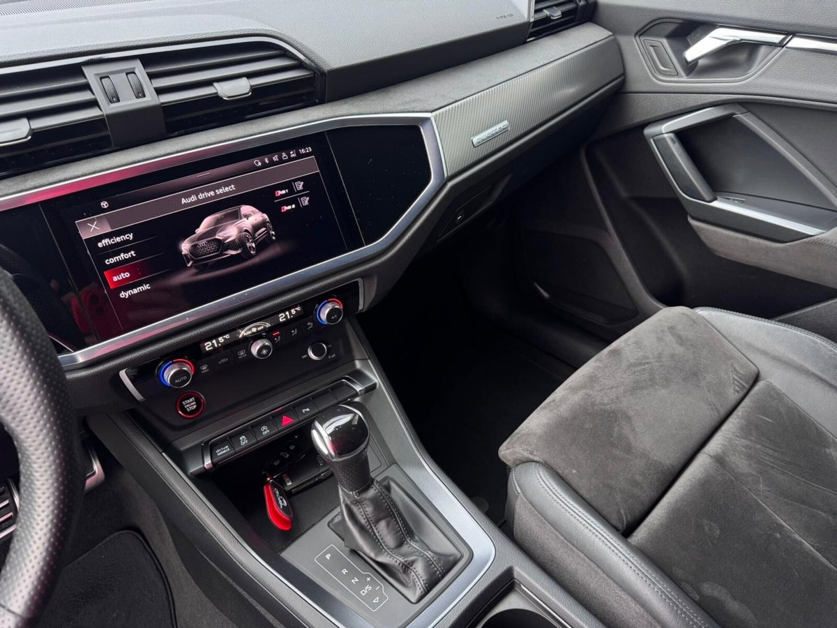 Audi RS Q3 Sportback 2.5 quattro s-tronic (10)