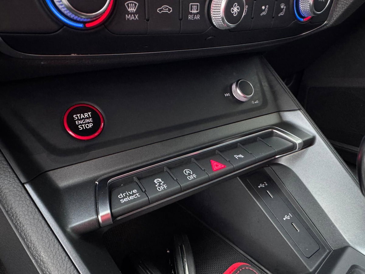 Audi RS Q3 Sportback 2.5 quattro s-tronic (11)