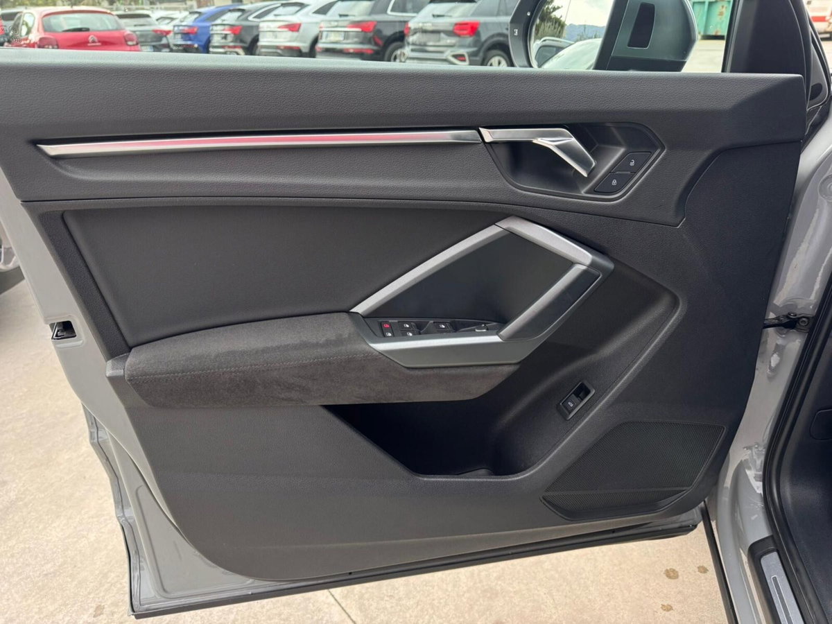 Audi RS Q3 Sportback 2.5 quattro s-tronic (15)