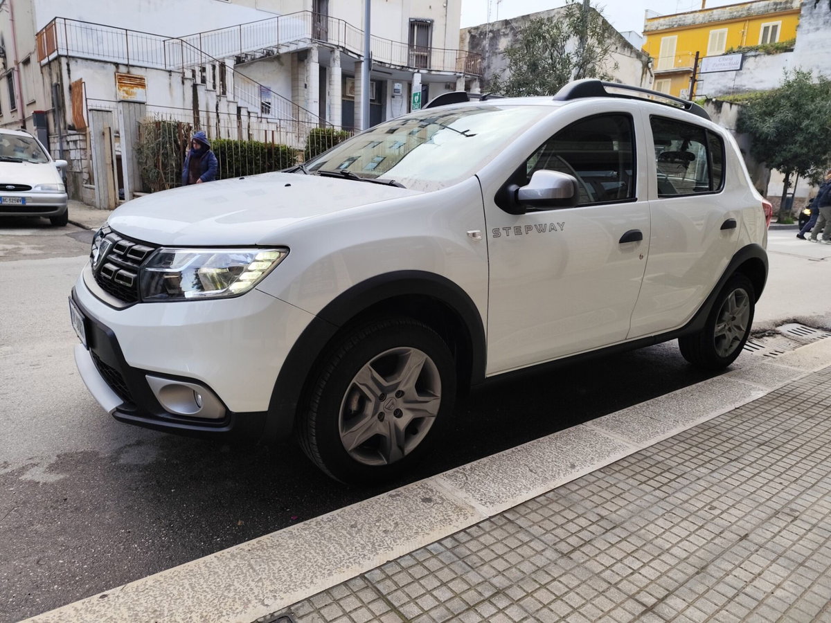 Dacia Sandero Stepway 0.9 TCe 90 CV Comfort (3)