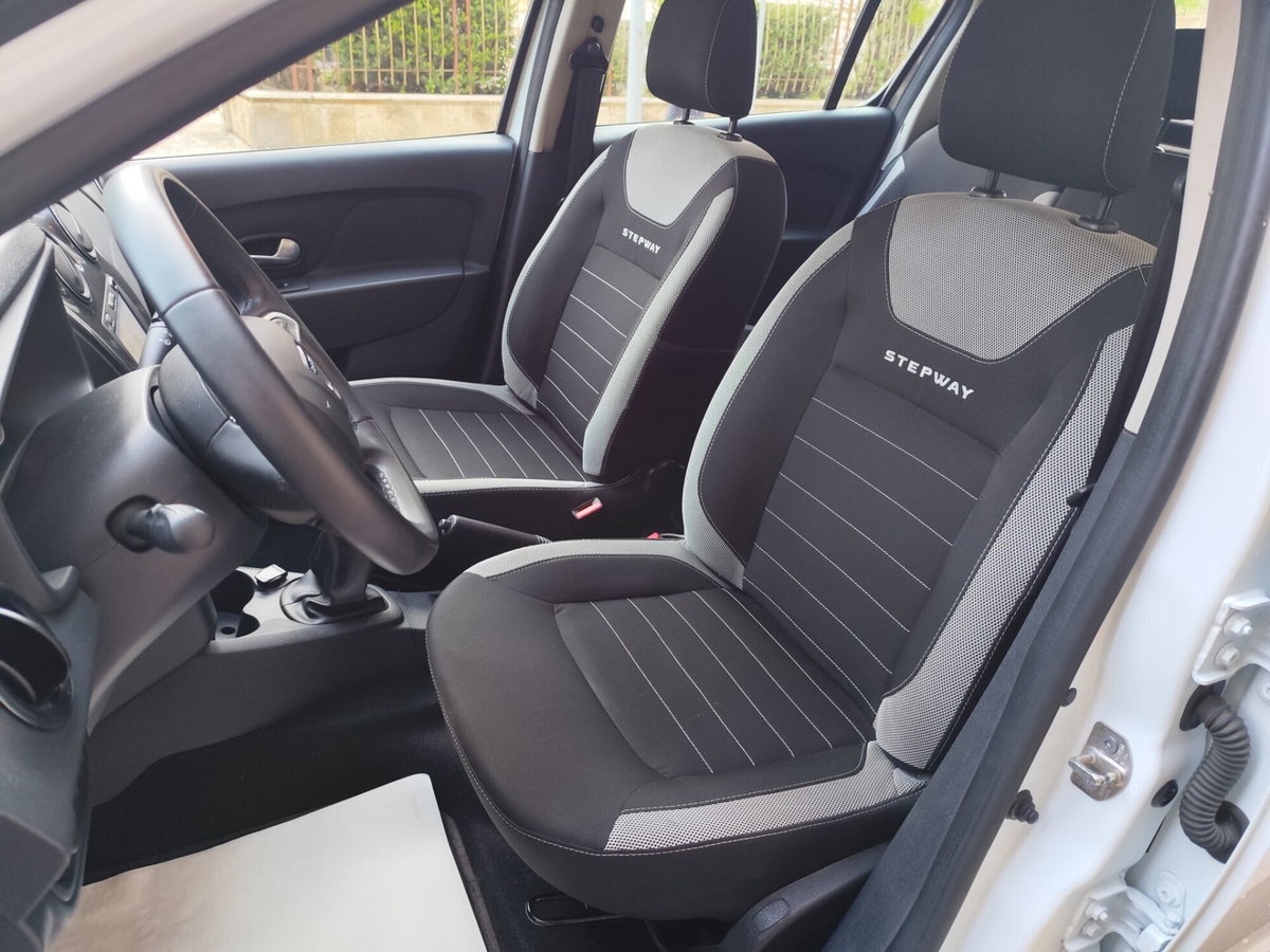 Dacia Sandero Stepway 0.9 TCe 90 CV Comfort (9)