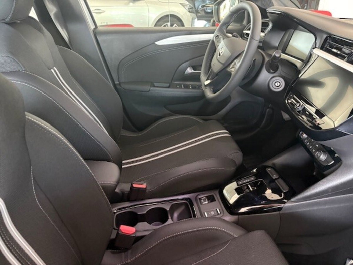 Opel Corsa 1.2 100 CV GS Line (4)