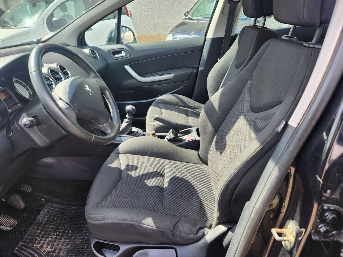 Peugeot 308 SW 1.6 HDi 90CV Ciel Premium (11)