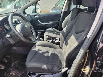 Peugeot 308 SW 1.6 HDi 90CV Ciel Premium (11)