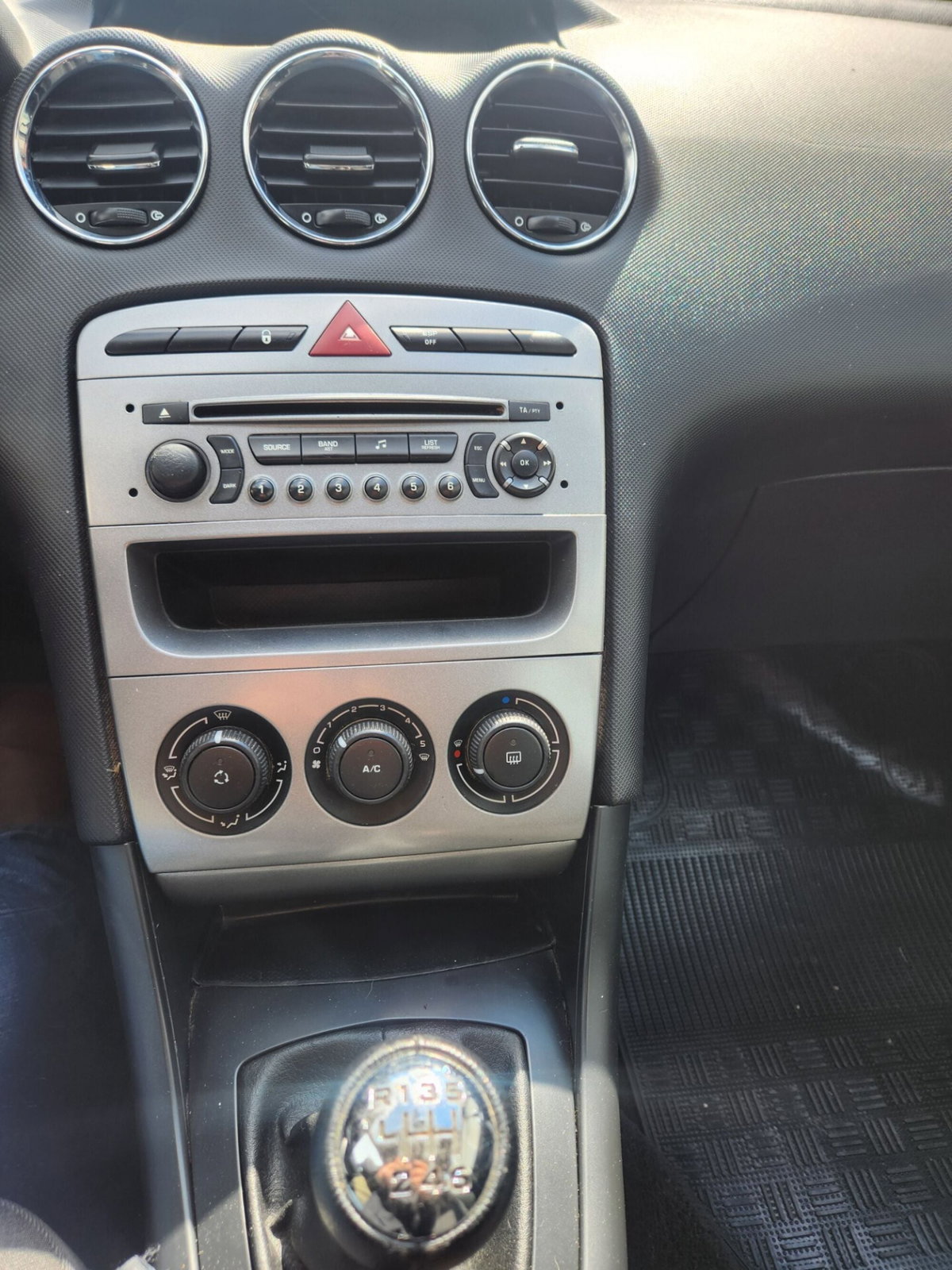 Peugeot 308 SW 1.6 HDi 90CV Ciel Premium (9)
