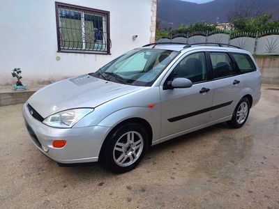 Ford Focus Station Wagon 1.6i 16V cat SW Ghia usata