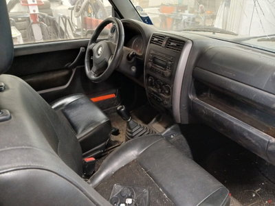 Suzuki Jimny 1.3i 16V cat 4WD JLX (5)