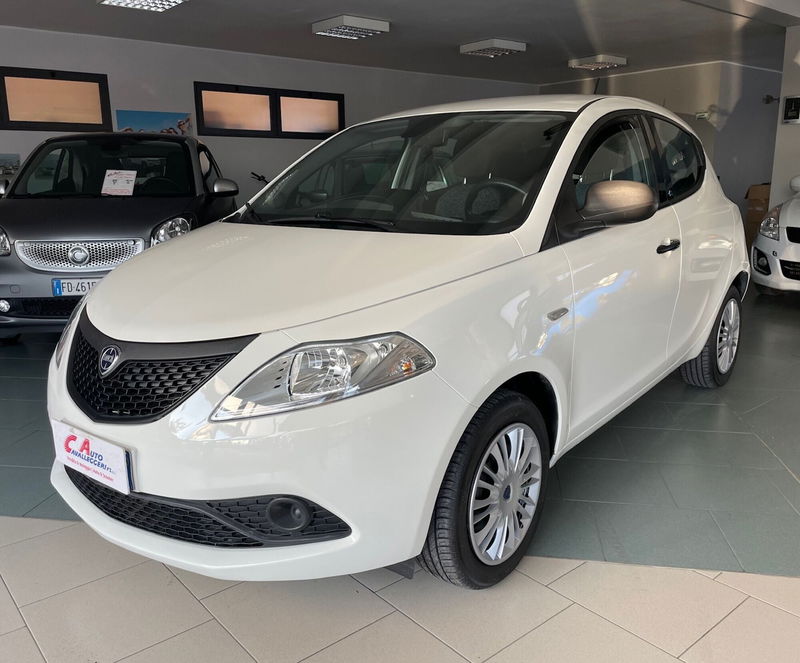 Lancia Ypsilon 1.2 69 CV 5 porte Gold