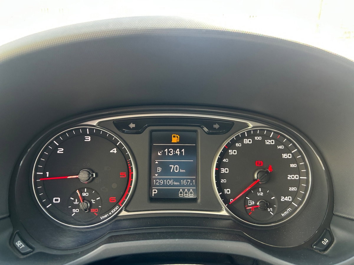 Audi A1 1.4 TDI ultra S tronic Metal (16)