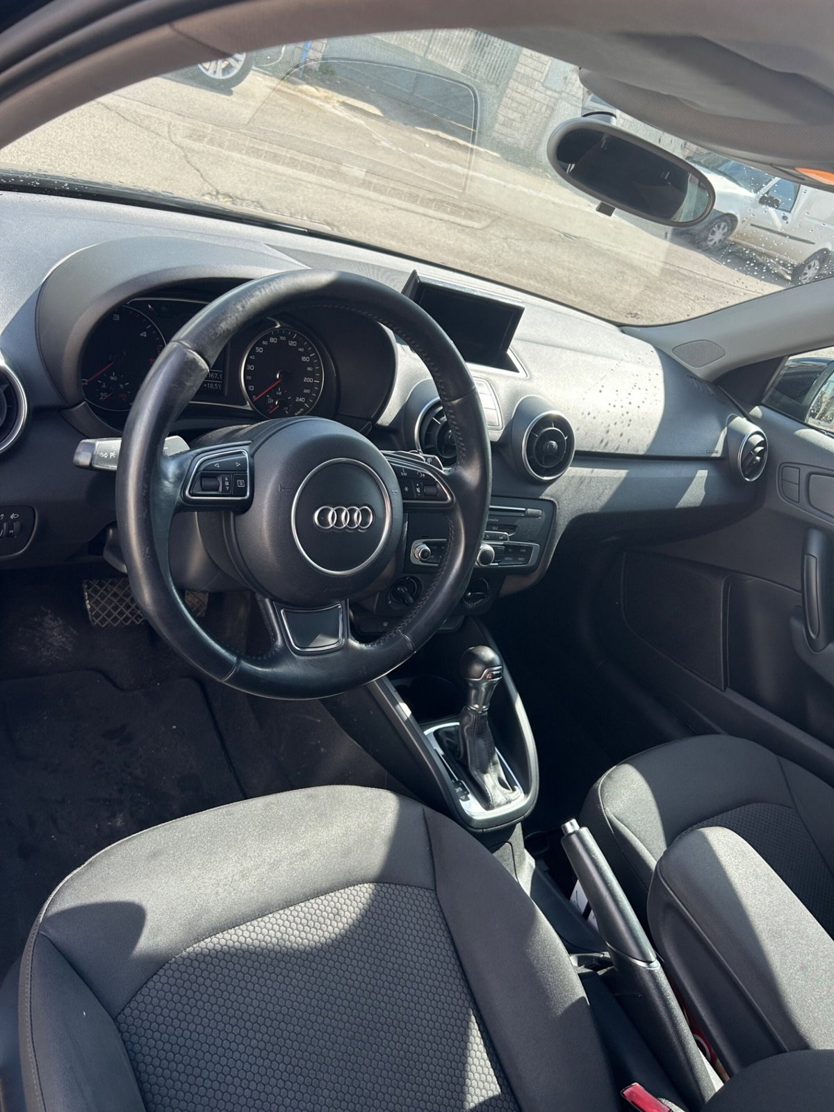 Audi A1 1.4 TDI ultra S tronic Metal (9)