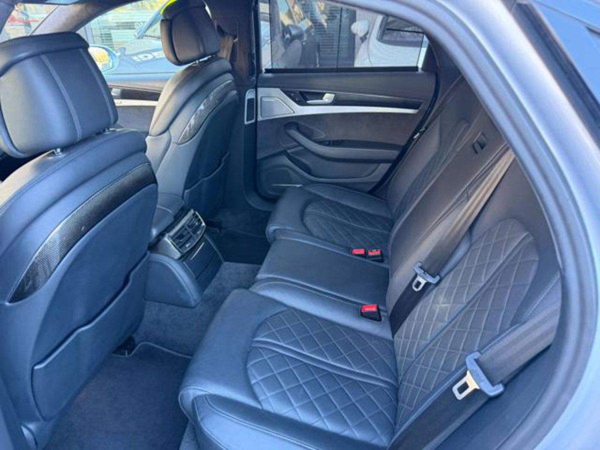 Audi S8 4.0 TFSI quattro tiptronic plus (7)