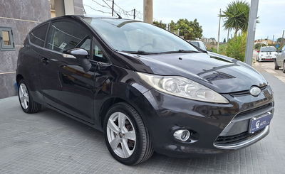 Ford Fiesta 1.4 TDCi 68CV 3 porte Titanium usata