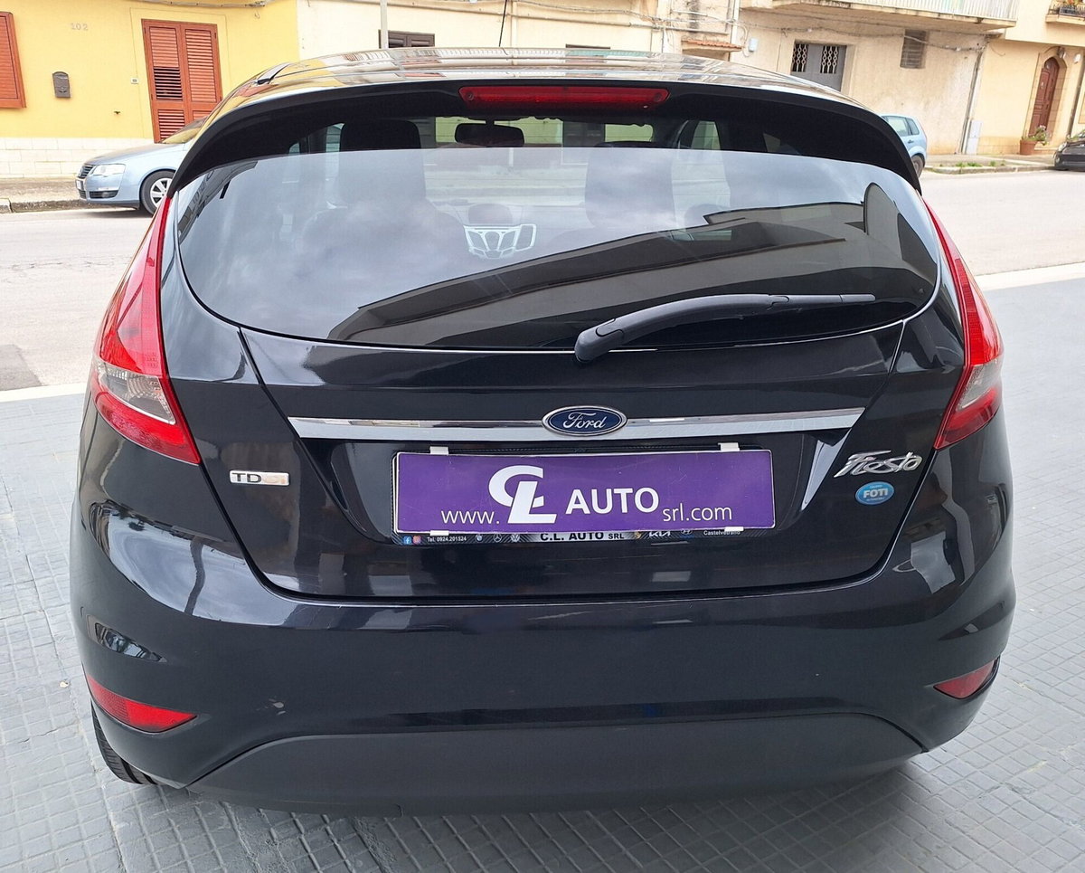 Ford Fiesta 1.4 TDCi 68CV 3 porte Titanium (8)