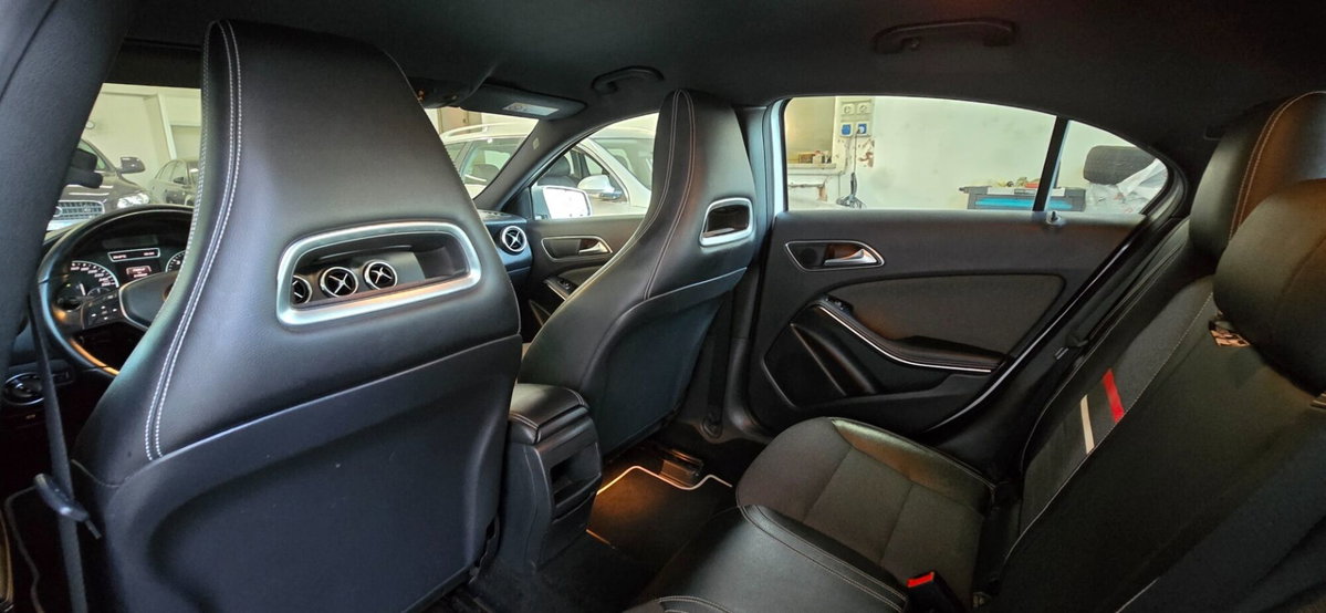 Mercedes-Benz Classe A 180 d Sport (12)