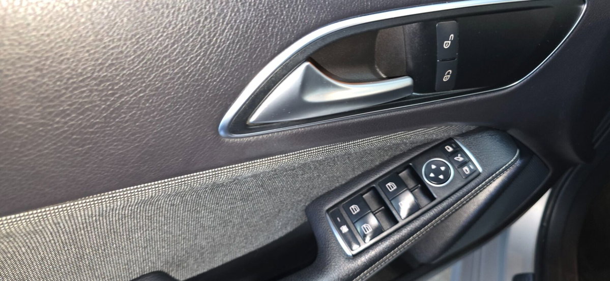 Mercedes-Benz Classe A 180 d Sport (18)