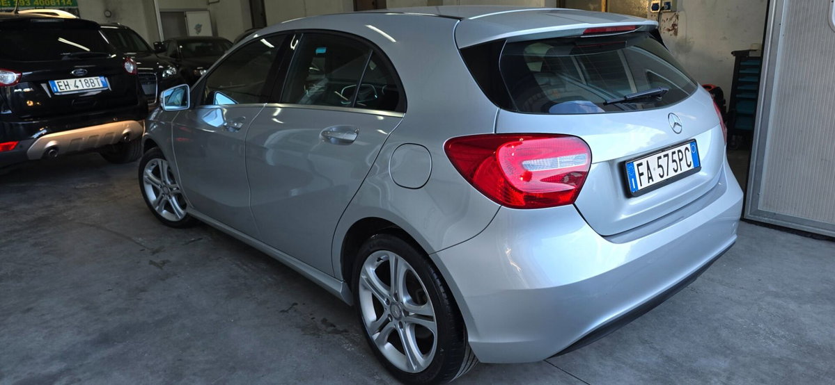 Mercedes-Benz Classe A 180 d Sport (4)