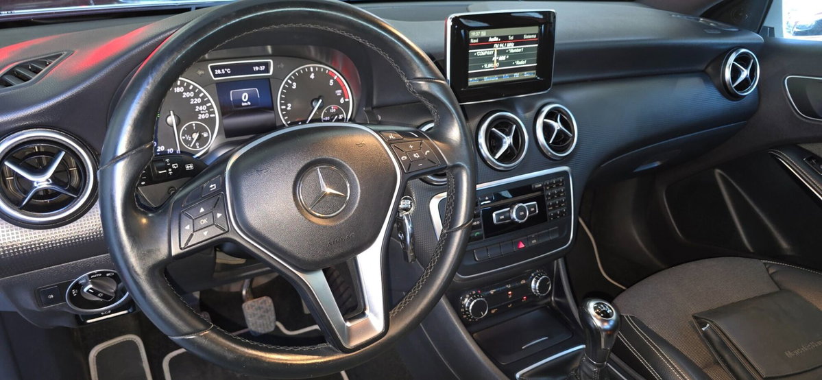 Mercedes-Benz Classe A 180 d Sport (5)