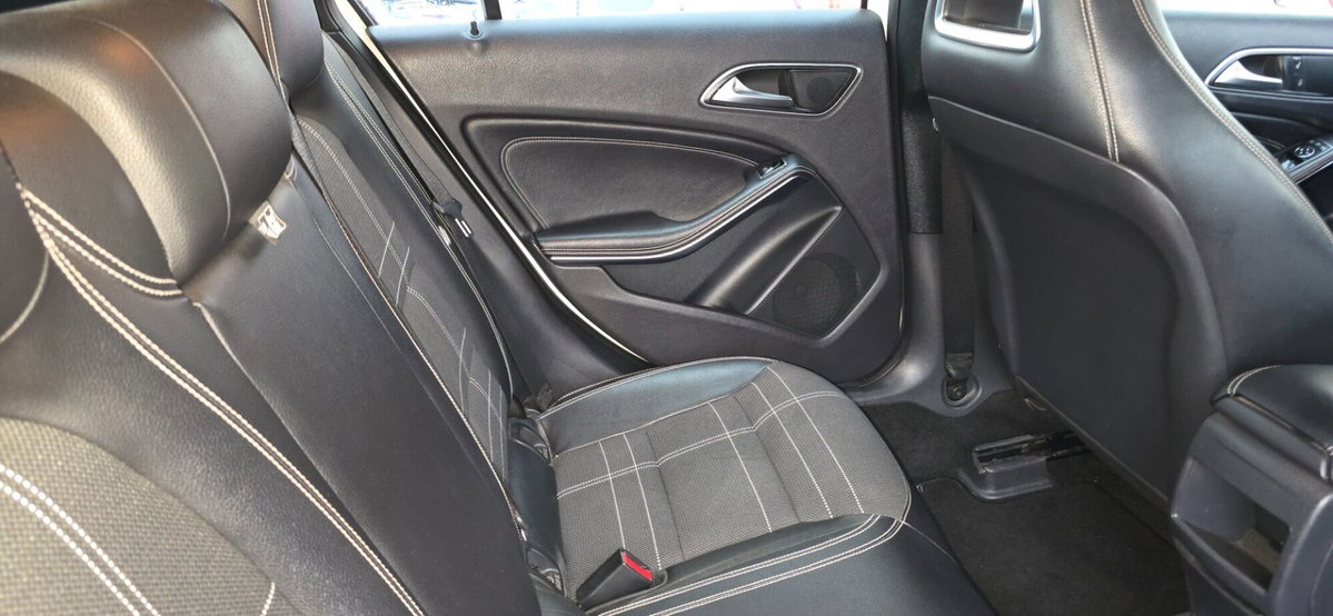 Mercedes-Benz Classe A 180 d Automatic Premium (20)