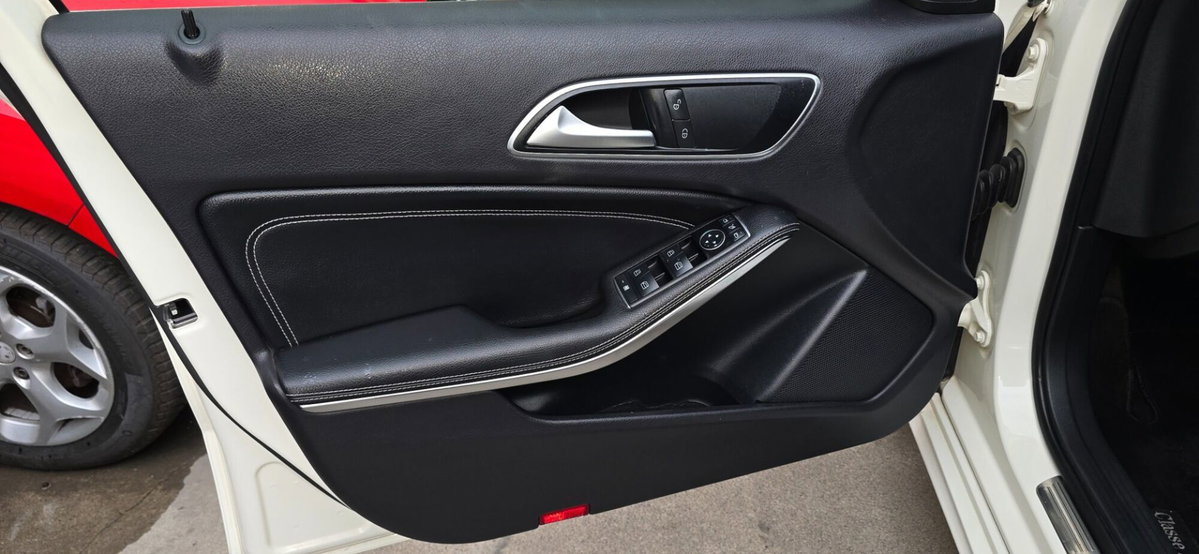Mercedes-Benz Classe A 180 d Automatic Premium (7)