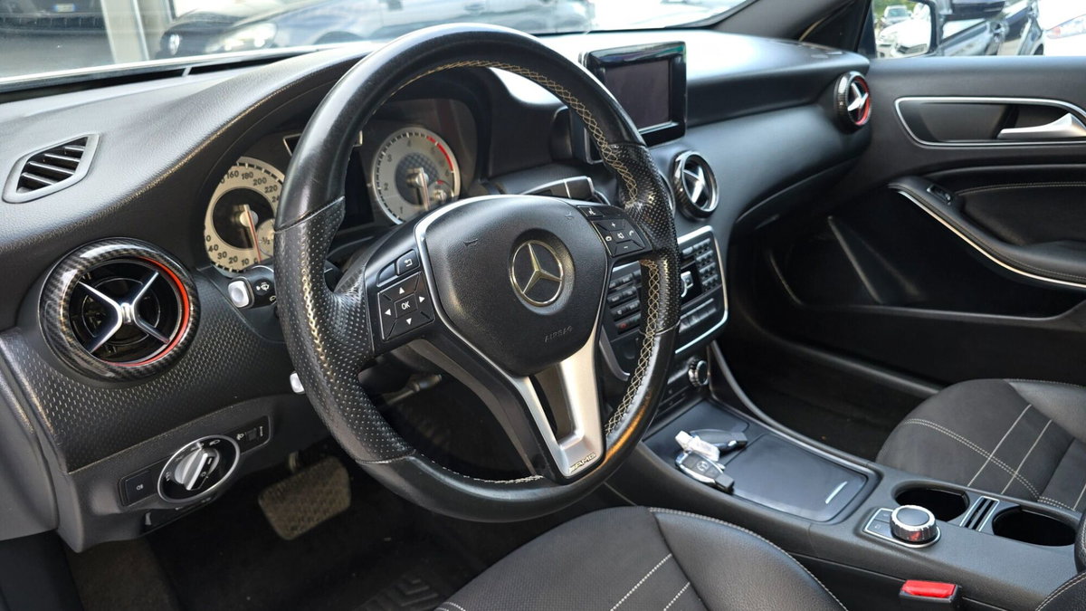 Mercedes-Benz Classe A 180 d Automatic Premium (17)