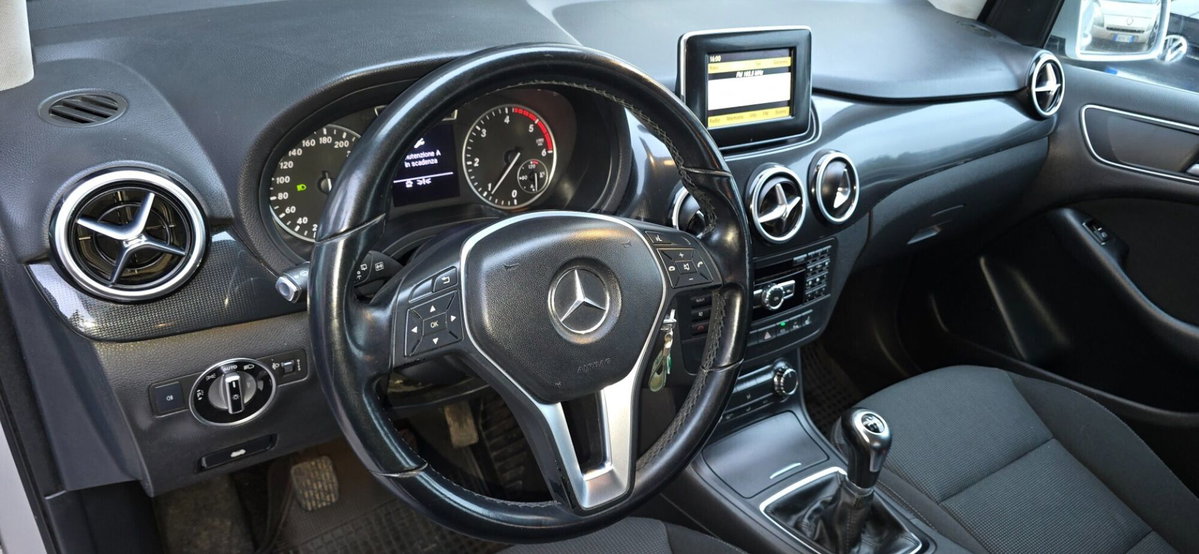 Mercedes-Benz Classe B 180 CDI Sport (10)