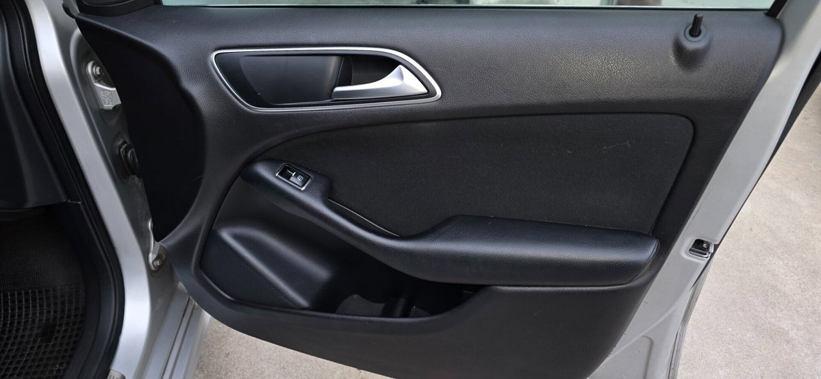 Mercedes-Benz Classe B 180 CDI Sport (15)