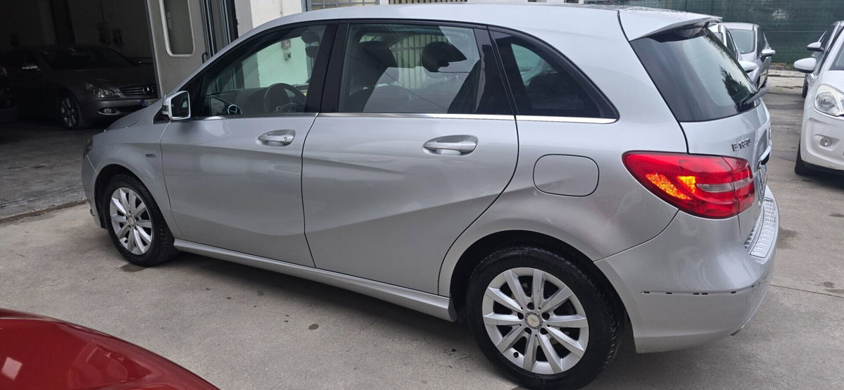 Mercedes-Benz Classe B 180 CDI Sport (2)