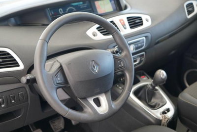 Renault Scenic E-Tech Electric 1.5 dCi 110CV Dynamique (12)