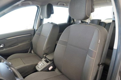 Renault Scenic E-Tech Electric 1.5 dCi 110CV Dynamique (13)