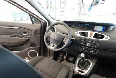Renault Scenic E-Tech Electric 1.5 dCi 110CV Dynamique (19)