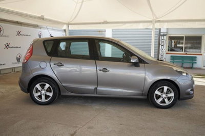 Renault Scenic E-Tech Electric 1.5 dCi 110CV Dynamique (6)