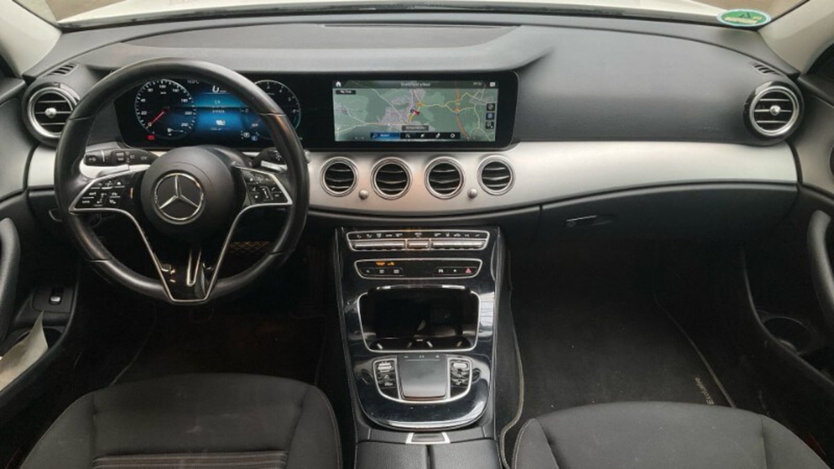 Mercedes-Benz Classe E Station Wagon 300 de Auto EQ-Power Business Sport (4)