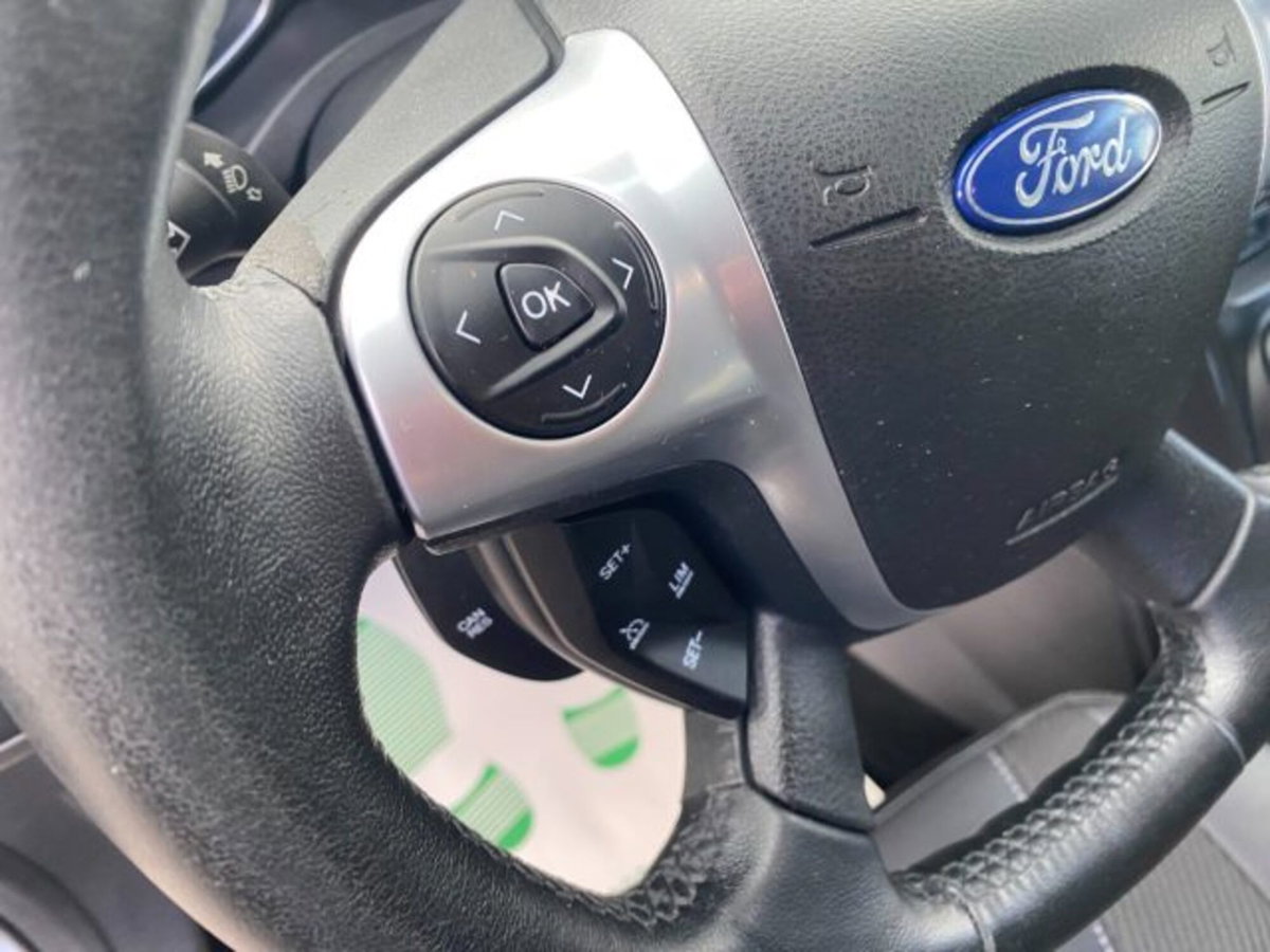 Ford Kuga 2.0 TDCI 150 CV S&S 4WD Powershift Titanium (11)