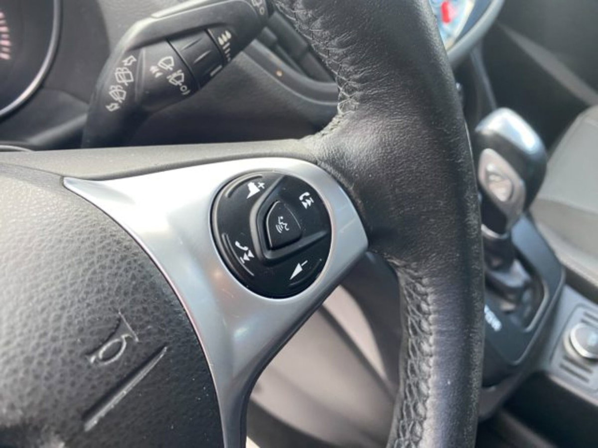 Ford Kuga 2.0 TDCI 150 CV S&S 4WD Powershift Titanium (12)