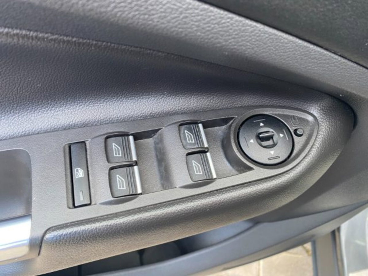 Ford Kuga 2.0 TDCI 150 CV S&S 4WD Powershift Titanium (17)