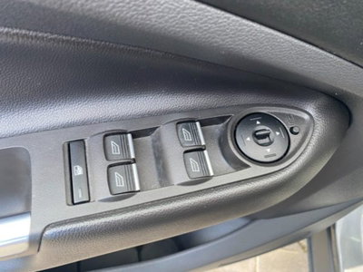 Ford Kuga 2.0 TDCI 150 CV S&S 4WD Powershift Titanium (17)