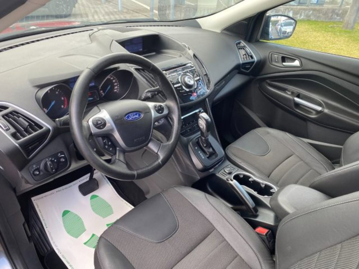 Ford Kuga 2.0 TDCI 150 CV S&S 4WD Powershift Titanium (5)