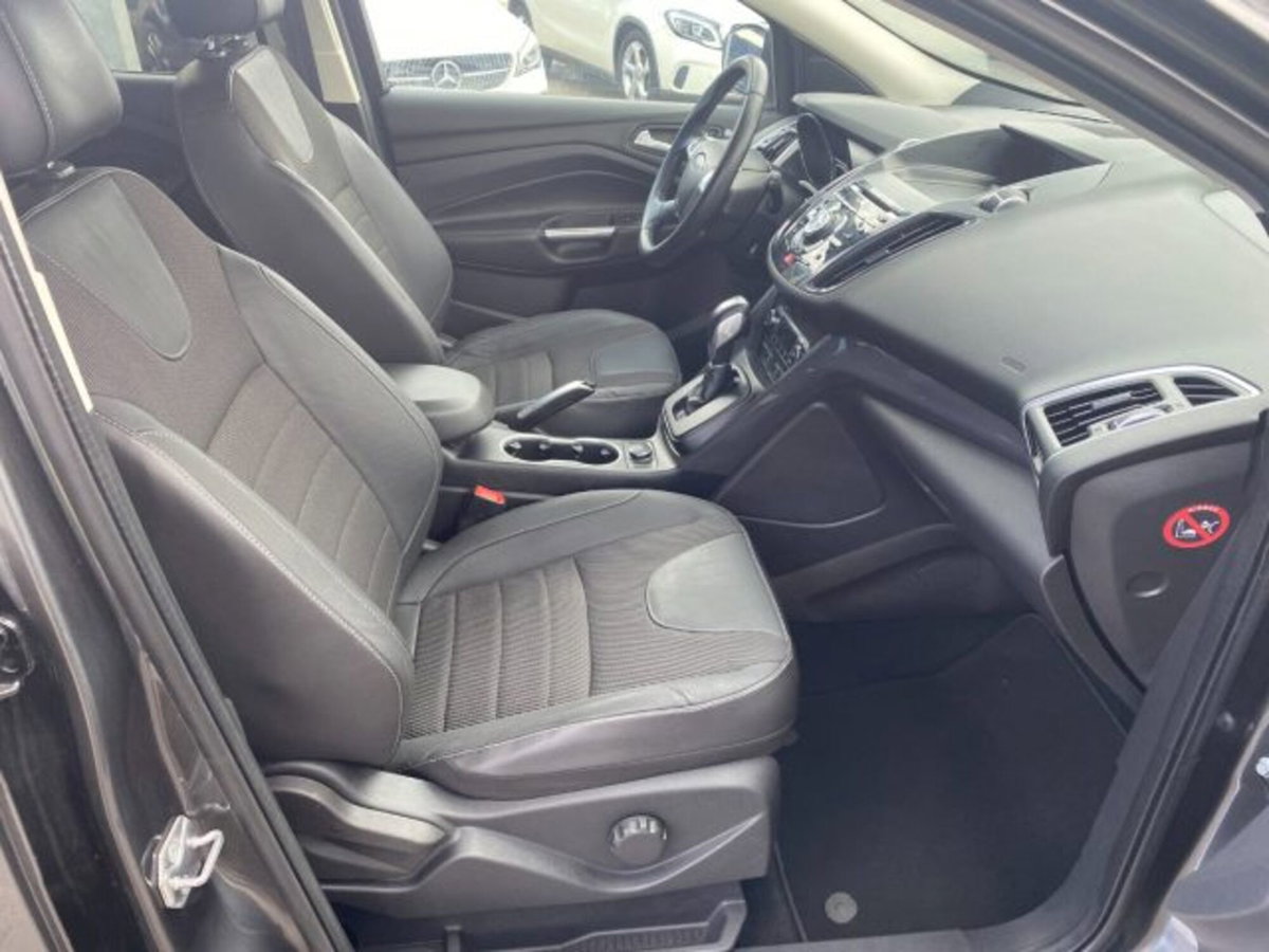Ford Kuga 2.0 TDCI 150 CV S&S 4WD Powershift Titanium (8)