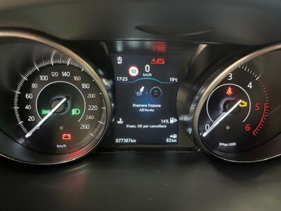Jaguar E-Pace 2.0D 150 CV R-Dynamic S (10)