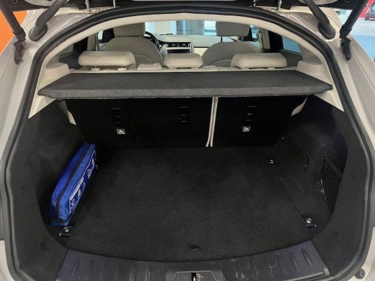 Jaguar E-Pace 2.0D 150 CV R-Dynamic S (14)