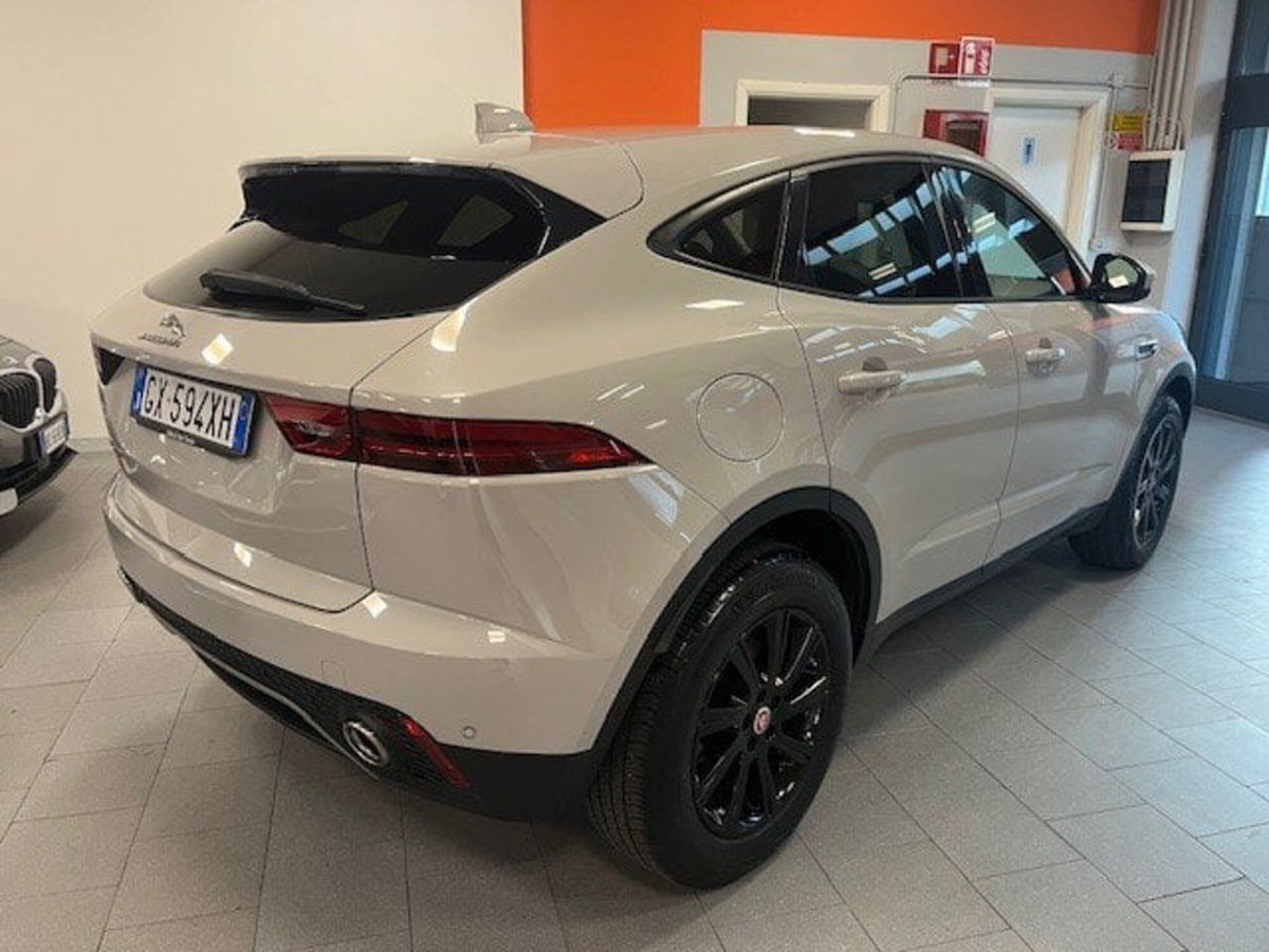 Jaguar E-Pace 2.0D 150 CV R-Dynamic S (5)