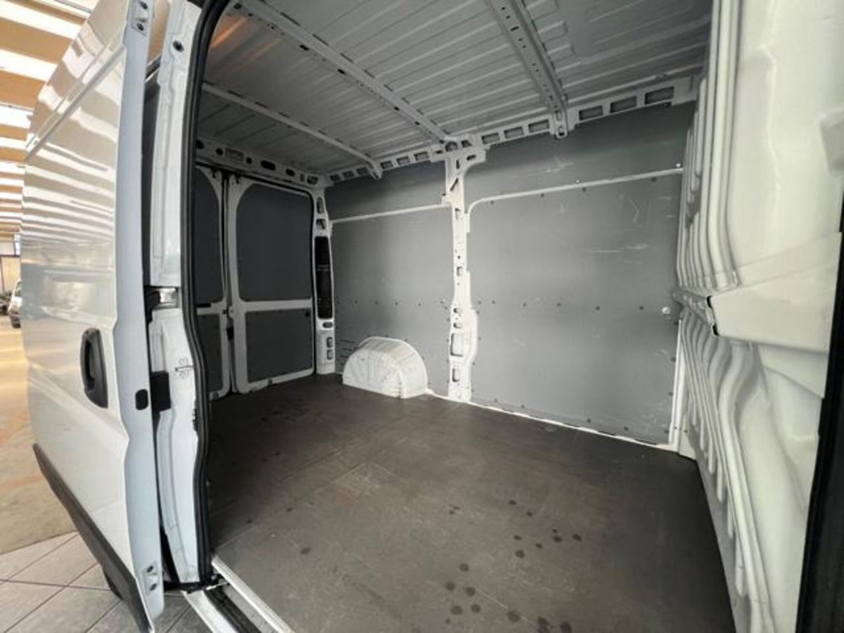 Fiat Ducato Furgone Vetrato 35 MH2 2.2 mjt3 140cv  serie 8 (12)